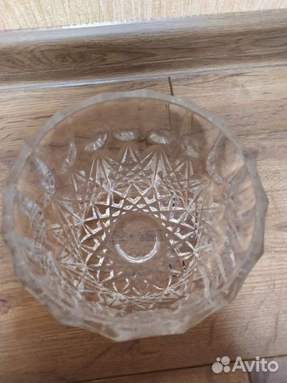 Хрустальная посуда (салатник, пепельница, бокалы)