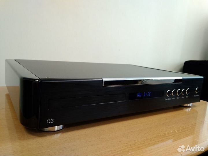 CD проигрыватель Hi-End класса Quadral Aurum C3