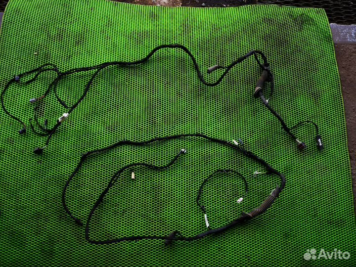 Проводка багажника на Audi Q3 2012-2018