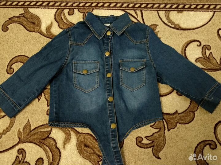 Короткая легкая джинсовка