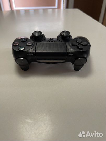 Джойстик Sony DualShock 4