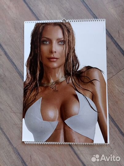 Календарь коллекционный с девушками 2021