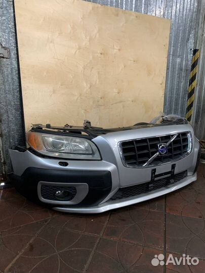 Передняя часть Вольво XC70 Cross Country 2010-2014