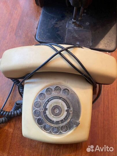 Старый телефон