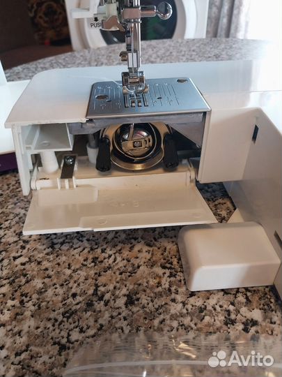 Швейная машина Janome бу