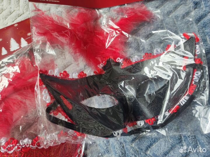 Карнавальная маска женская новая