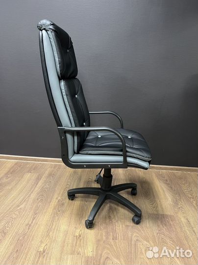 Офисное кресло новое
