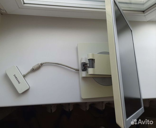 Монитор Samsung 770P