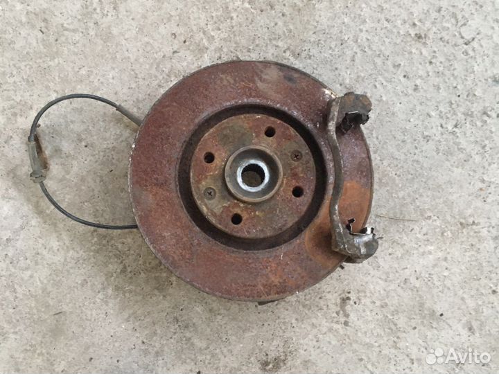 Поворотный кулак Peugeot 307 (2905)