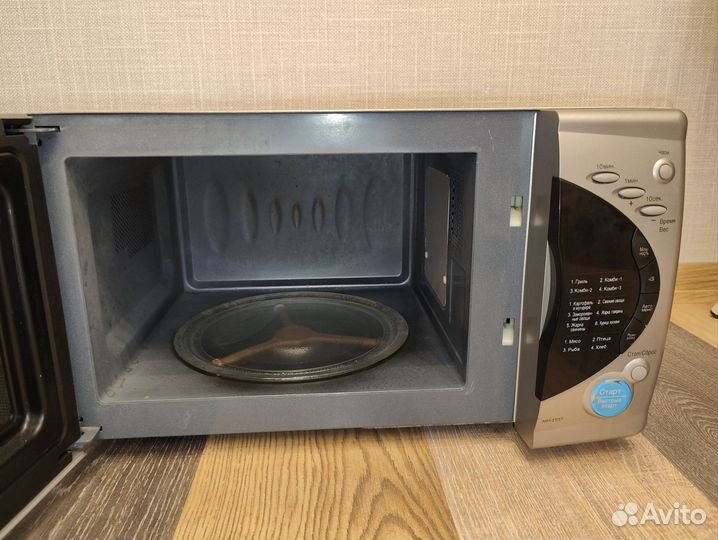 Рабочая микроволновая печь LG. Греет быстро