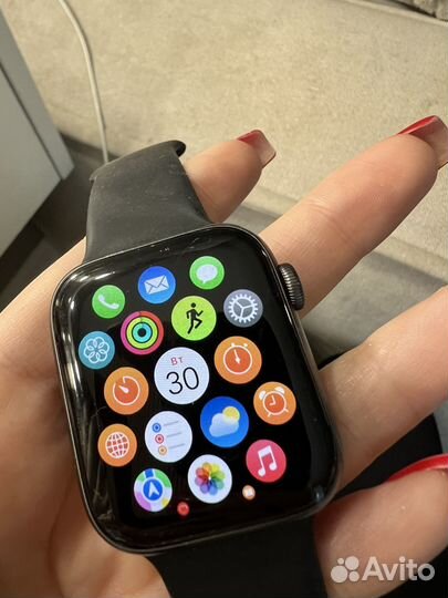 Часы apple watch 4 44mm nike
