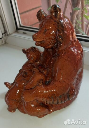 Статуэтка Медведица с медвежатами