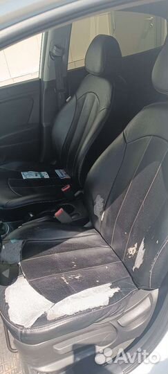 Автомобильные чехлы из экокожи на Hyundai Solaris