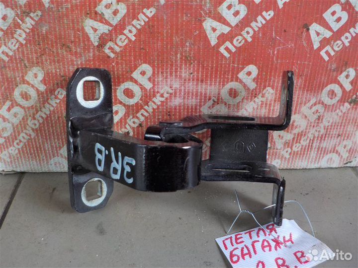Петля двери верхняя задняя правая LADA Largus R90
