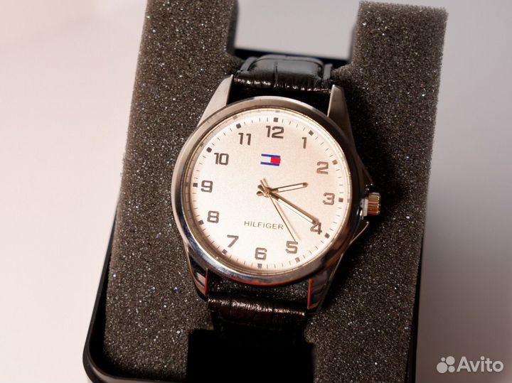 Tommy hilfiger часы