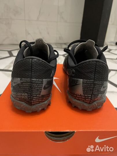 Бутсы сороконожки Nike, размер 35,5