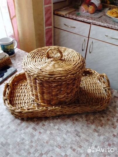 Поднос плетеный из бумажной лозы. Дно лдсп