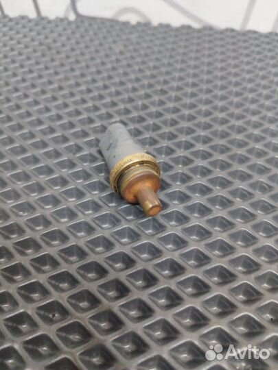 Датчик температуры охлаждающей жидкости Volkswagen