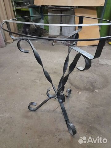 Подставка для клетки попугая