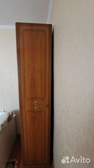 Угловой шкаф
