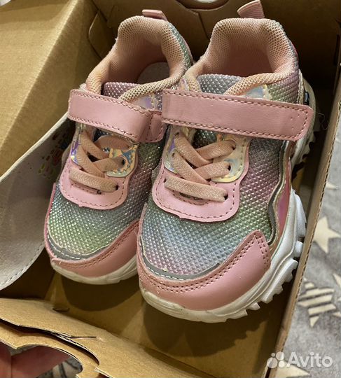 Кроссовки детские