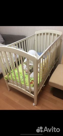 Детская деревянная белая кроватка