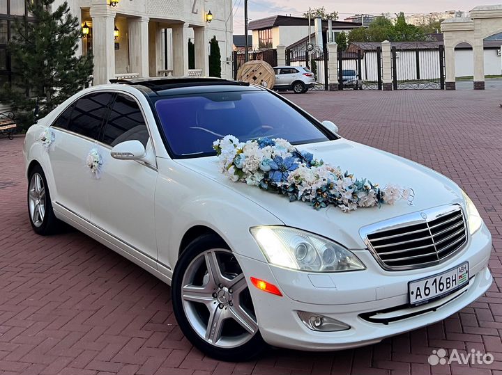 Свадебные украшения на машину