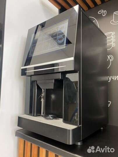 Профессиональная кофемашина для кафе