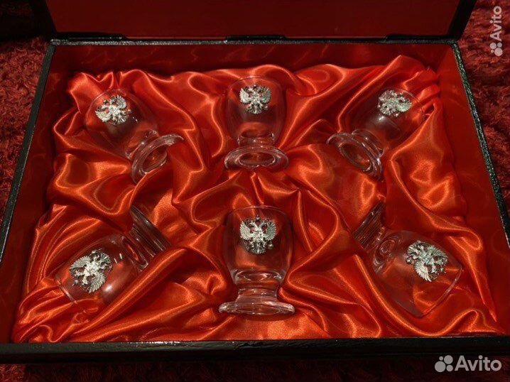 Подарочный набор-рюмки в шкатулке