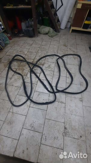 Уплотнитель двери peugeot 308