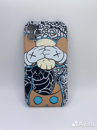 Чехол на iPhone 13