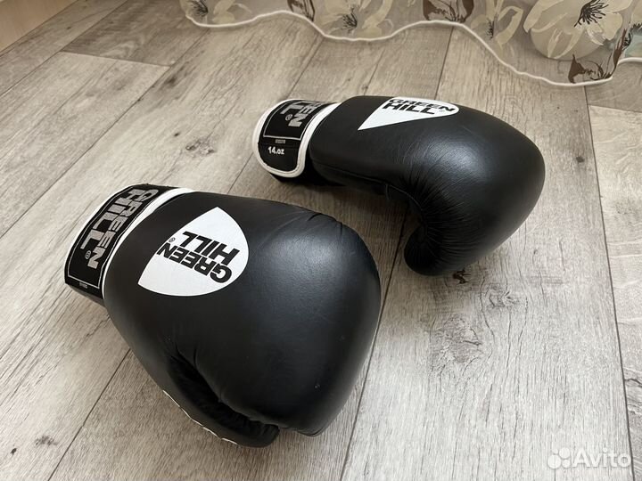 Боксерские перчатки, боксерки, боксерский шлем