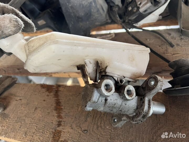 Главный тормозной цилиндр Citroen C-Elysee