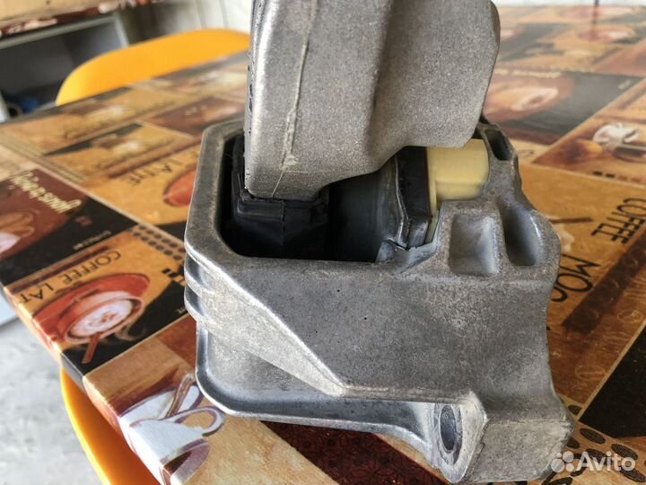 Опора,подушка акпп, Мерседес w176,A2462400617