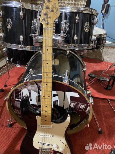 Реплика Fender Stratocaster