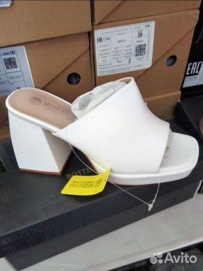 Шлепанцы женские