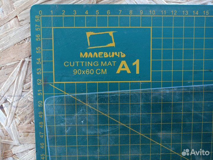 Стекло переднее правое Volkswagen Passat B2 81-88