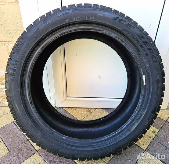 Pirelli Ice Zero 235/45 R18 98H