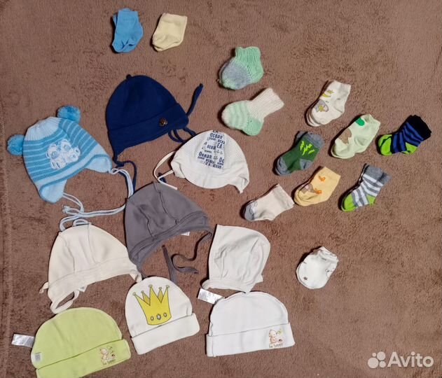 Шапочки,носочки,чепчики,царапки