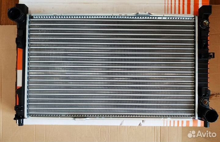 Мерседес C 203 радиатор охлаждения двигателя merce