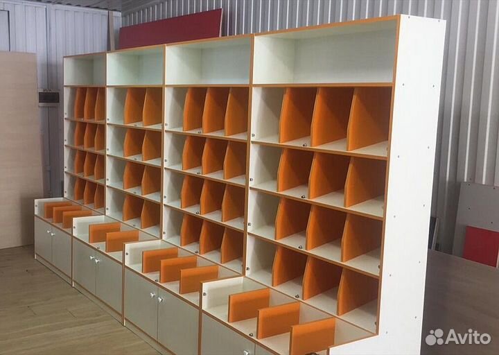 Стеллажи, прилавки, витрины. Конфетницы