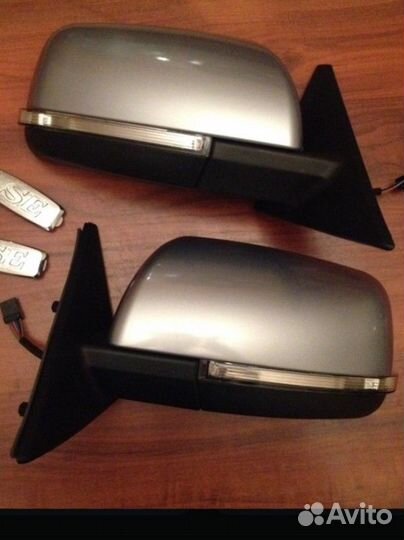 Продам зеркало на приору (правое)