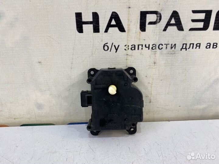 Сервопривод заслонки отопителя Toyota Camry XV50