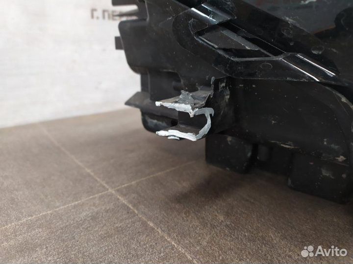 Фара правая Lexus NX