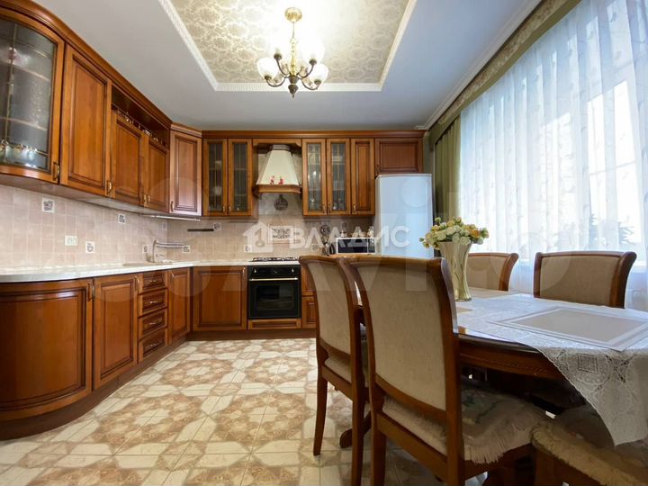 3-к. квартира, 95 м², 7/10 эт.