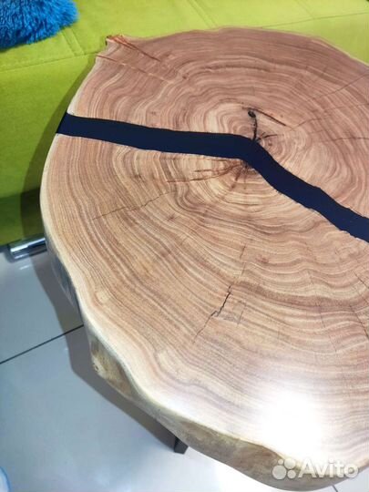Стол из спила карагача