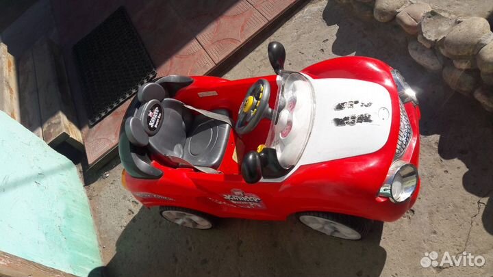 Продам электромобиль детский