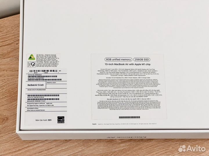 Компактный MacBook Air 13 2020 M1