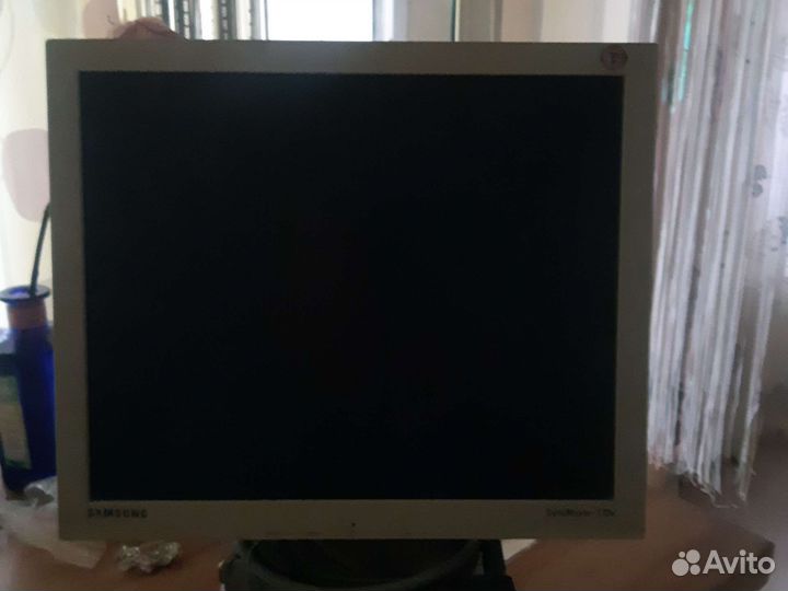 Монитор Samsung 172v s