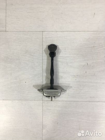 Ограничитель двери перед лев hyundai solaris 2 1.4